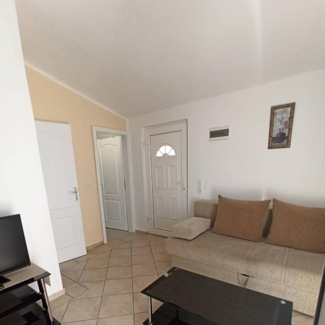 Apartmani Lun Vir Ngoại thất bức ảnh